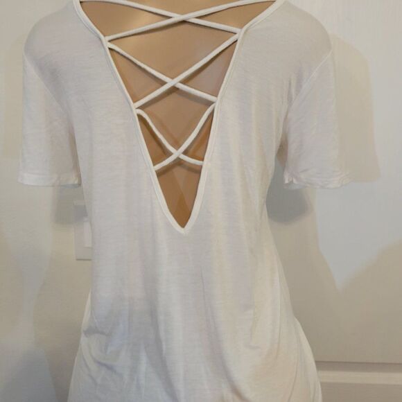 BRAND NEW CHARLOTTE RUSSE OPEN BACK  DESIGN WOMEN"S T-SHIRT - Picture 8 of 14